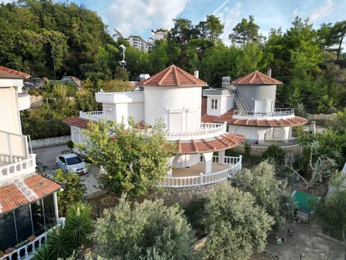 VILLA FOR SALE IN INCEKUM AREA, 500 METERS FROM THE SEA
